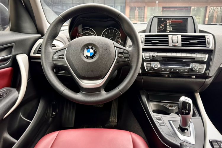 Used BMW 1 Series 2016 120i Leading Model Interior 2