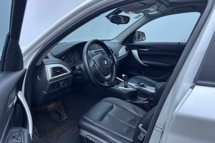 Used BMW 1 Series 2016 120i Leading Model Interior 2