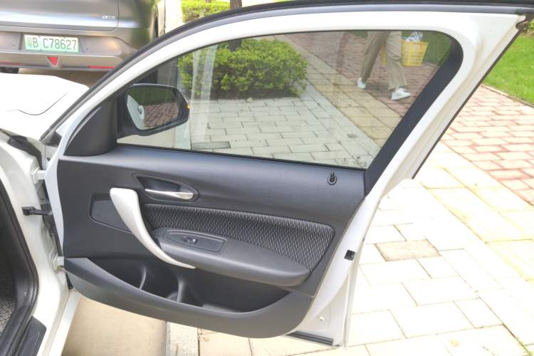 Used BMW 1 Series 2016 118i Leading Model Interior 2