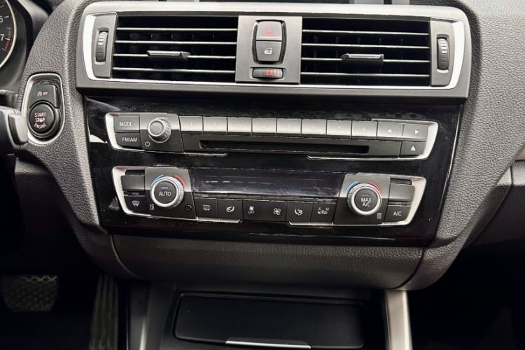 Used BMW 1 Series 2016 120i Leading Model Interior 3
