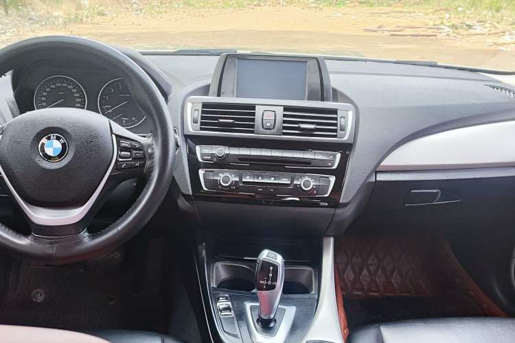 Used BMW 1 Series 2016 118i Leading Model Interior 3
