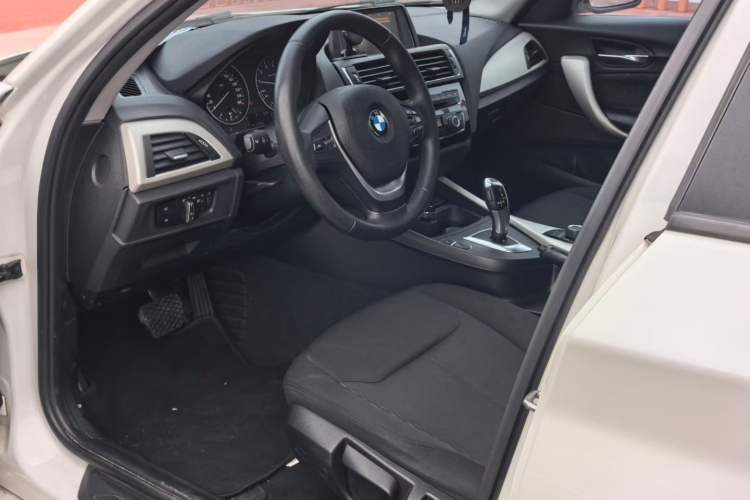 Used BMW 1 Series 2016 118i Leading Model Interior 3