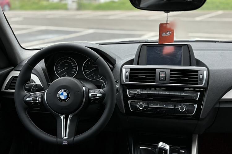 Used BMW 1 Series 2016 118i Leading Model Interior 3