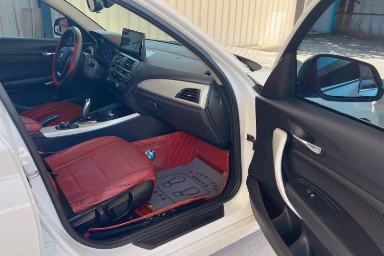 Used BMW 1 Series 2016 118i Leading Model Interior 3