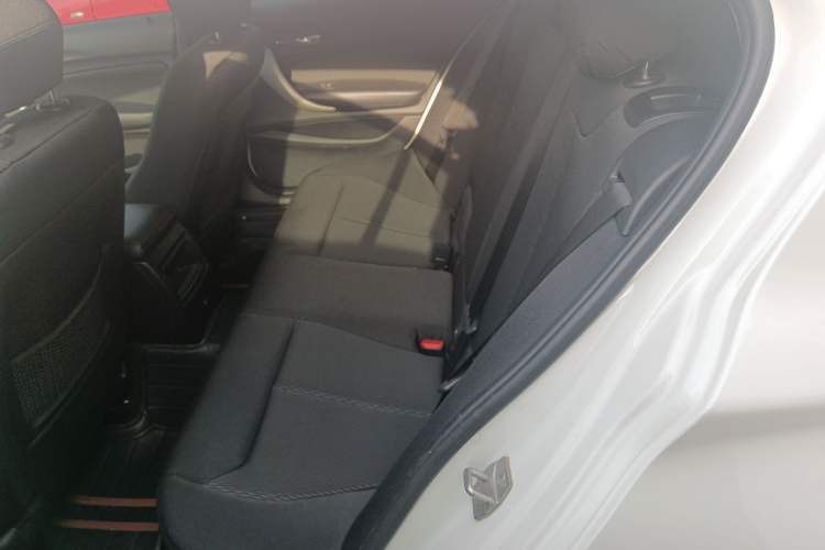 Used BMW 1 Series 2016 118i Leading Model Interior 4