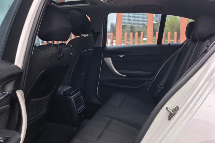 Used BMW 1 Series 2016 118i Leading Model Interior 4