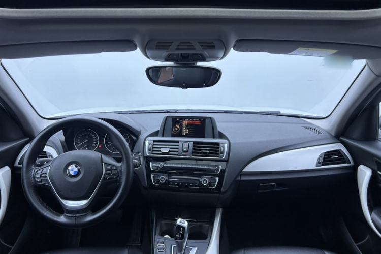 Used BMW 1 Series 2016 120i Leading Model Interior 4