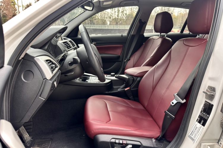 Used BMW 1 Series 2016 120i Leading Model Interior 5