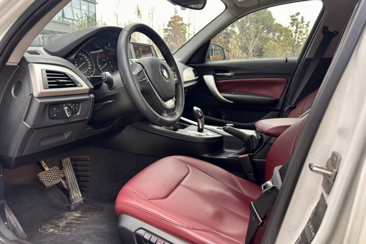 Used BMW 1 Series 2016 120i Leading Model Interior 6