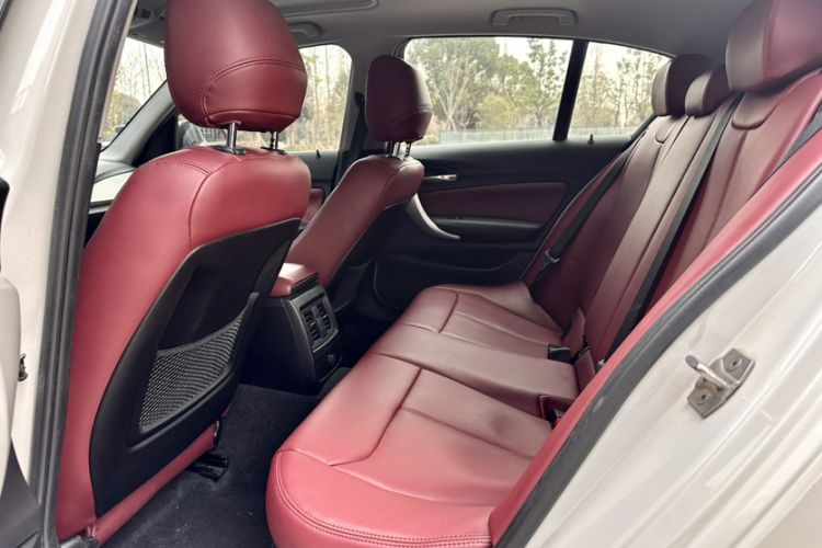 Used BMW 1 Series 2016 120i Leading Model Interior 7