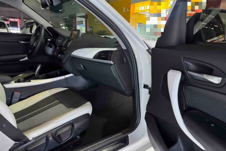 Used BMW 1 Series 2016 118i Urban Design Package Interior 7
