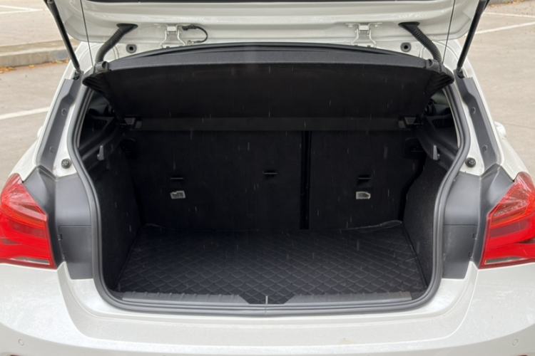 Used BMW 1 Series 2016 118i Leading Model Interior 8