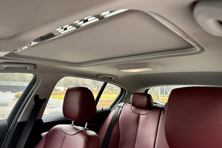 Used BMW 1 Series 2016 120i Leading Model Interior 8