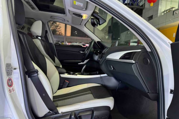 Used BMW 1 Series 2016 118i Urban Design Package Interior 8