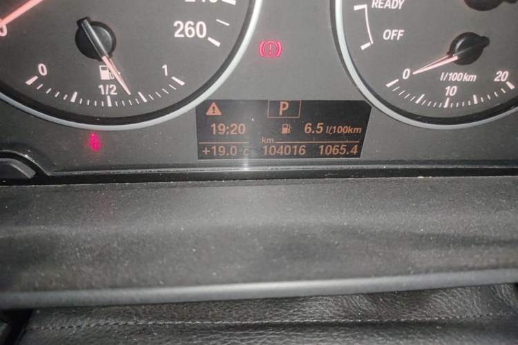 Used BMW 1 Series 2016 118i Leading Model Odometer Close Up