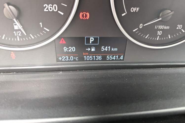 Used BMW 1 Series 2016 118i Leading Model Odometer Close Up