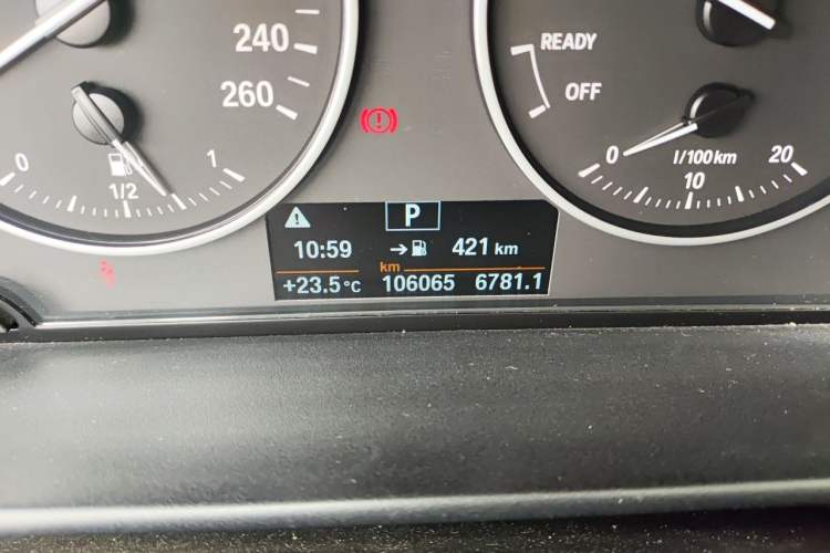 Used BMW 1 Series 2016 120i Leading Model Odometer Close Up