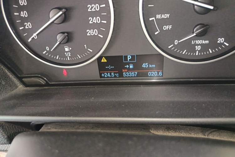 Used BMW 1 Series 2016 118i Leading Model Odometer Close Up