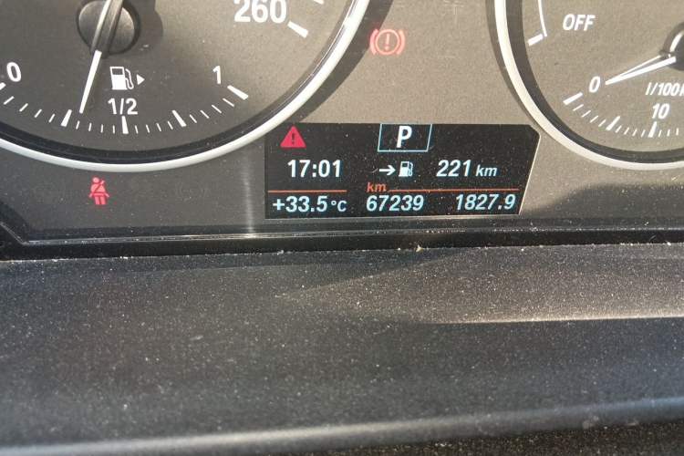 Used BMW 1 Series 2016 118i Leading Model Odometer Close Up