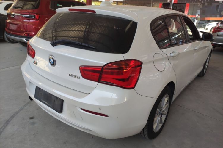 Used BMW 1 Series 2016 118i Urban Design Package Rear Right 45 Deg