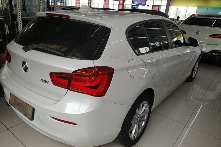 Used BMW 1 Series 2016 118i Leading Model Rear Right 45 Deg