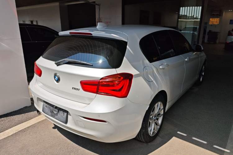 Used BMW 1 Series 2016 118i Leading Model Rear Right 45 Deg