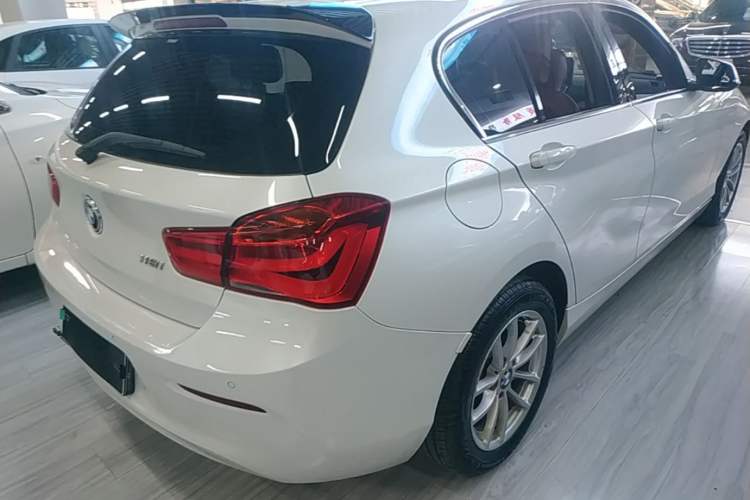 Used BMW 1 Series 2016 118i Leading Model Rear Right 45 Deg