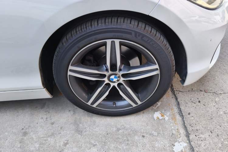 Used BMW 1 Series 2016 120i Sport Design Package Right Front Wheel Hub
