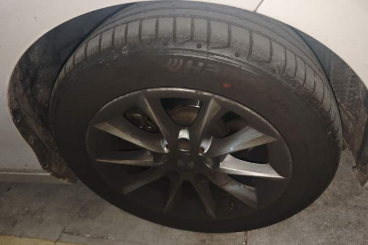Used BMW 1 Series 2016 118i Leading Model Right Front Wheel Hub