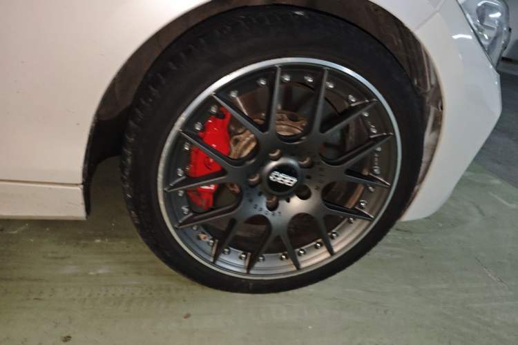 Used BMW 1 Series 2016 120i Leading Model Right Front Wheel Hub