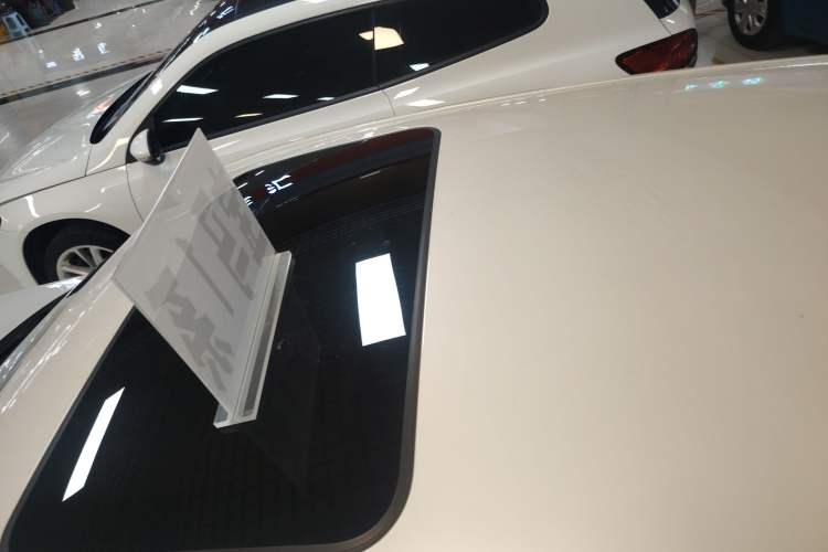 Used BMW 1 Series 2016 120i Leading Model Roof