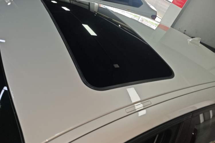 Used BMW 1 Series 2016 120i Leading Model Roof
