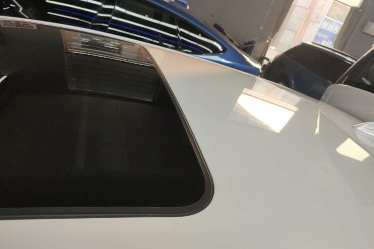 Used BMW 1 Series 2016 120i Leading Model Roof