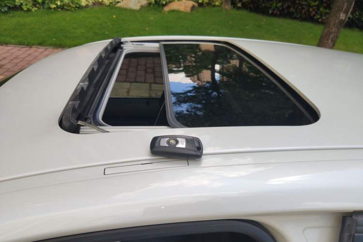 Used BMW 1 Series 2016 118i Leading Model Roof