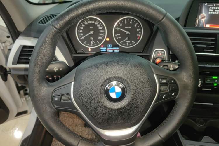 Used BMW 1 Series 2016 118i Leading Model Steering Wheel