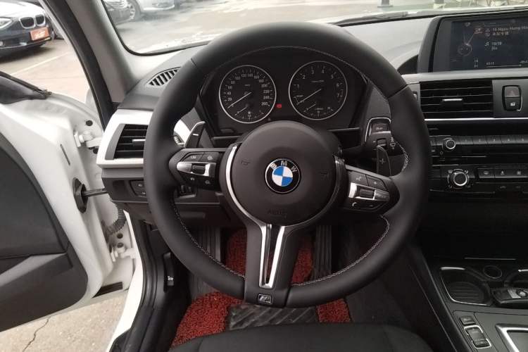 Used BMW 1 Series 2016 118i Leading Model Steering Wheel