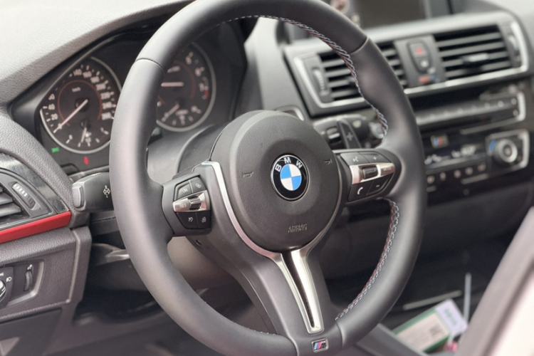Used BMW 1 Series 2016 120i Sport Design Package Steering Wheel