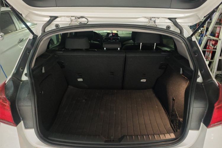 Used BMW 1 Series 2016 118i Leading Model Trunk