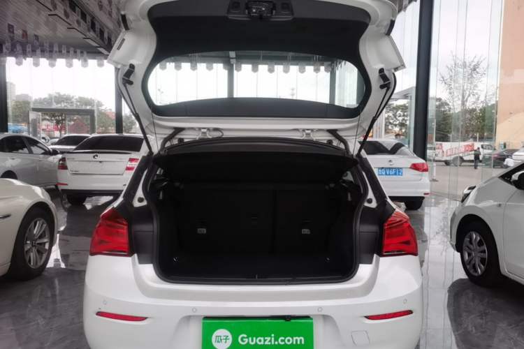 Used BMW 1 Series 2016 118i Leading Model Trunk