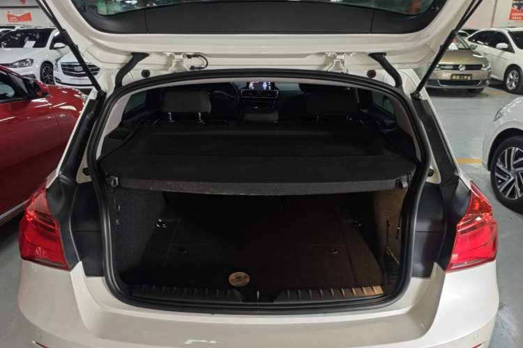 Used BMW 1 Series 2016 120i Leading Model Trunk