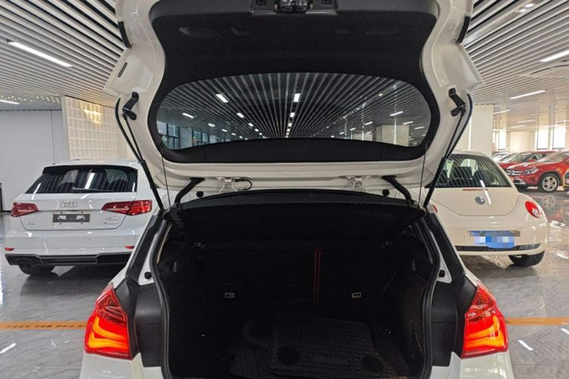 Used BMW 1 Series 2016 118i Leading Model Trunk