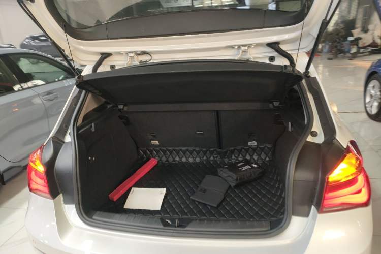 Used BMW 1 Series 2016 120i Leading Model Trunk