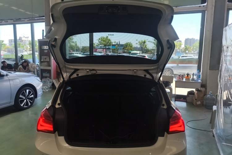 Used BMW 1 Series 2016 118i Leading Model Trunk