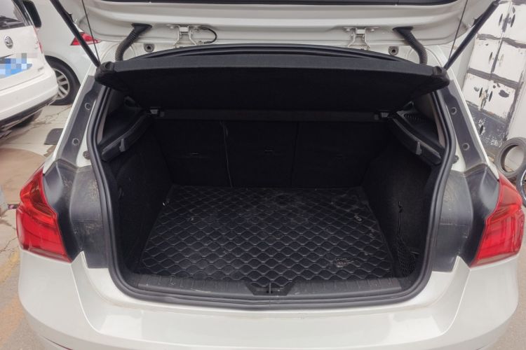 Used BMW 1 Series 2016 120i Leading Model Trunk