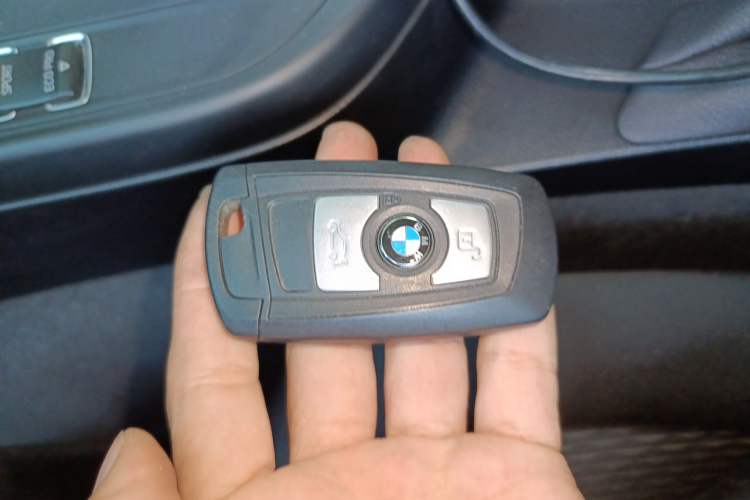 Used BMW 1 Series 2016 120i Leading Model Vehicle Key