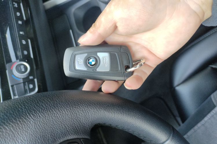 Used BMW 1 Series 2016 120i Leading Model Vehicle Key