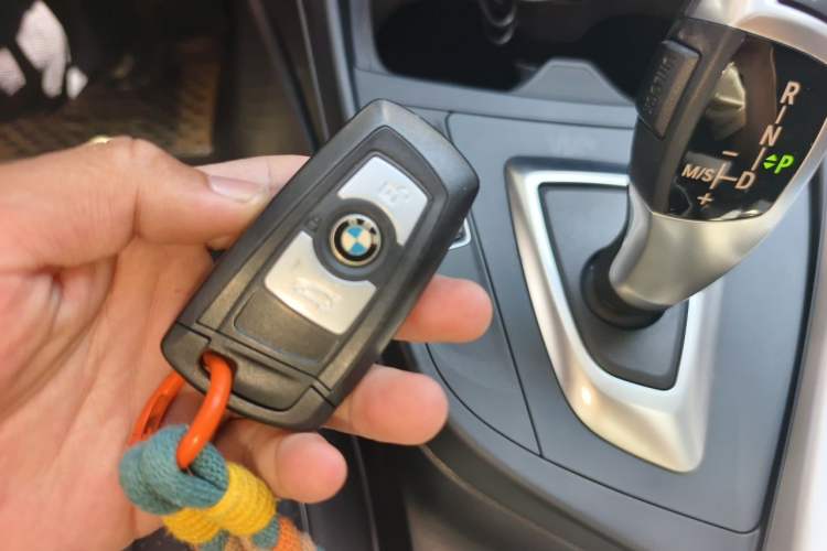 Used BMW 1 Series 2016 120i Leading Model Vehicle Key