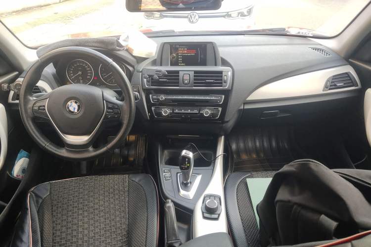 Used BMW 1 Series 2016 118i Leading Model Center Console