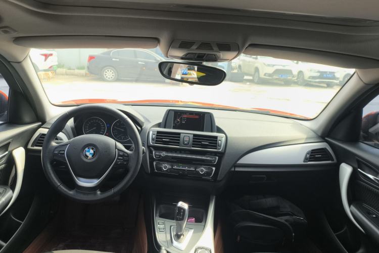 Used BMW 1 Series 2016 118i Leading Model Center Console