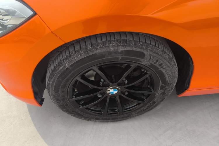 Used BMW 1 Series 2016 118i Leading Model Exterior 4